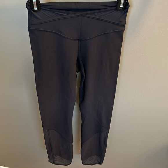 Lululemon Nulu And Mesh Pants - Sz 6, 25” length - Picture 1 of 3